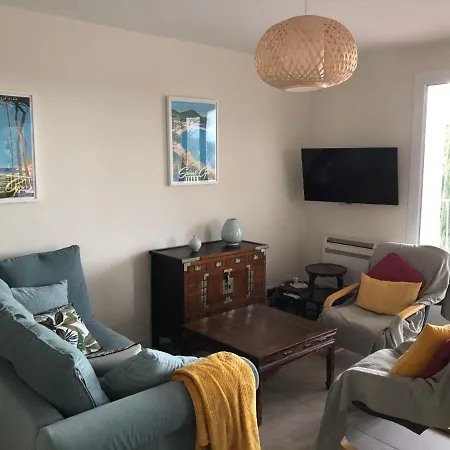 Les Palmiers-3 By Interhome